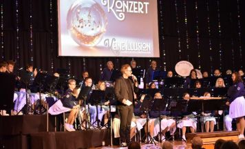 Spielmannszug Neumarkt im Hausruckkreis verzaubert mit Manuel Horeth