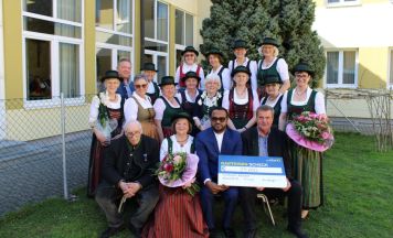Goldhauben- und Hutgruppe Neumarkt im Hausruckkreis: neue Obfrau zum 35-jährigen Jubiläum