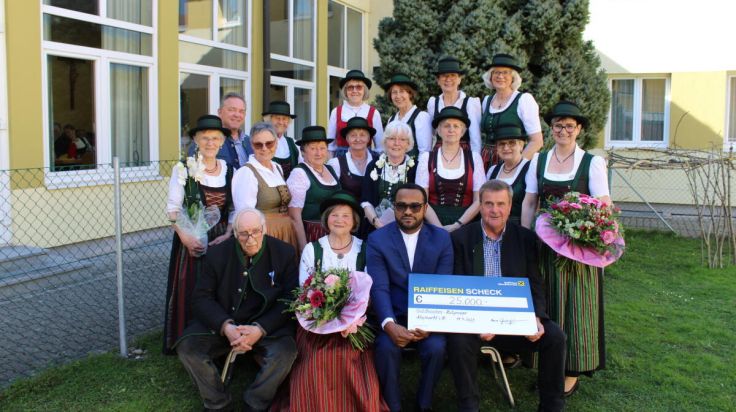Goldhauben- und Hutgruppe Neumarkt im Hausruckkreis: neue Obfrau zum 35-jährigen Jubiläum