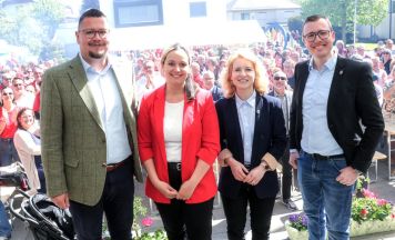 1. Mai: Mehr als 350 Teilnehmer setzen in Wallern Zeichen für Solidarität und Zusammenhalt