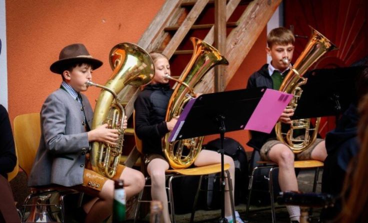 Zwangloses Musizieren im Huabahof (Foto: Kristina Krenn)