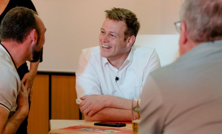 Landesrat Kaineder in Weibern (Foto: Grüne OÖ)