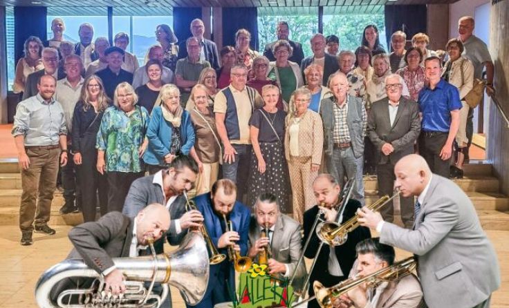 Besuch im Brucknerhaus (Foto: Marktgemeinde Wallern)