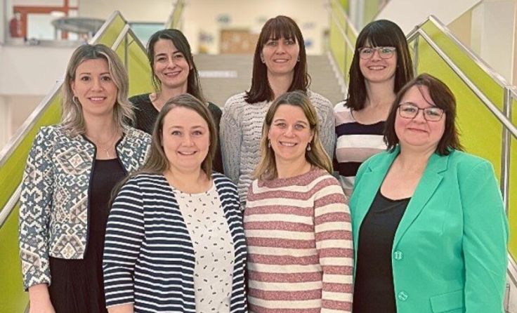 Das Team des elternvereins mit Schulleiterin Linda Schneider (Foto: MS Hofkirchen/Tr.)