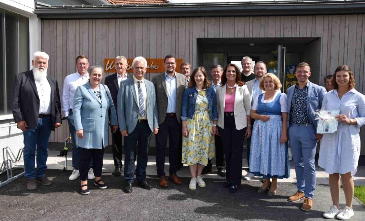 Ehrengäste bei der Eröffungsfeier (Foto: Gemeinde Kallham)