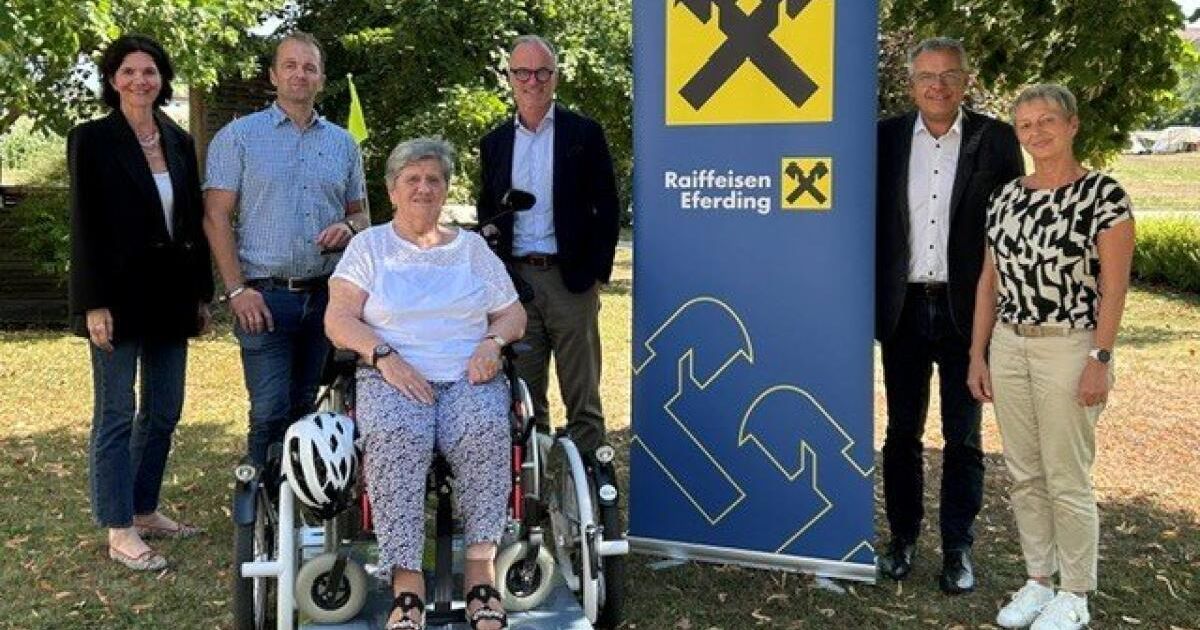 Rollstuhlfahrrad bringt Bewohner des Bezirksalten- und Pflegeheims ...