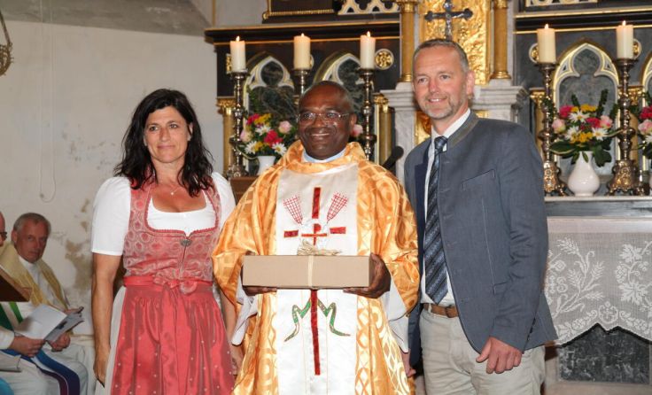 Gertraud Berghammer, Pfarrer Anthony Chidi Echechi und Heinz Oberndorfer (Foto: privat)