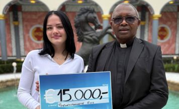 Rottenbacher Unternehmen VTA spendet 15.000 Euro für Schule in Uganda