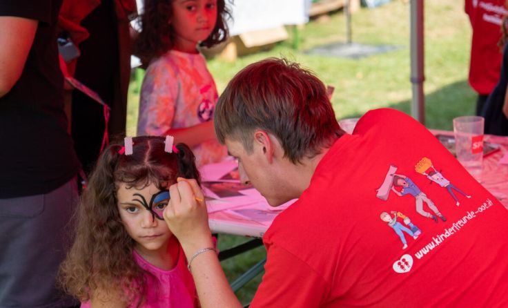 Kinderschminken (Foto: Andreas Maringer)