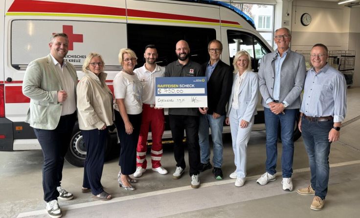 Spendenübergabe an das Rote Kreuz (Foto: ÖVP Grieskirchen)