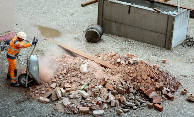 Entsorgung von Bauresten (Foto: Volker Weihbold)