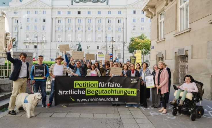 Gefordert werden unter anderem faire medizinische Begutachtungen. (Foto: Luiza Puiu)