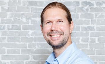 Roland Schwarz liest wahre Geschichten in der Furthmühle Pram