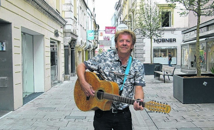 Karl Wagner in der Welser Fußgängerzone