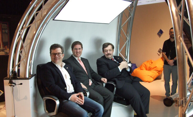 ´Michael Holl, Bgm. Andreas Rabl, Werner Gruber im Simulator