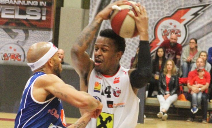 Dejuan Wrigt war das Um und Auf im Welser Spiel. Foto: Erhardt