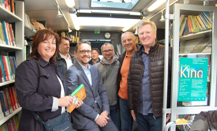 Die Welser Projektgruppe besichtigte das Münchner Bücherbus-System.