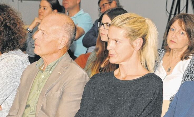 Interessierte Zuhörer bei der Präsentation. Foto: Wels Marketing