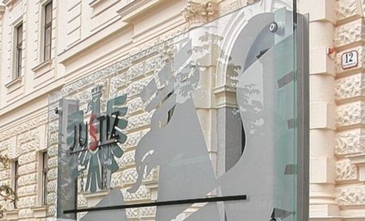 Insgesamt gab es zehn Verhandlungstage. 80 Stunden dauerte der Prozeß. 