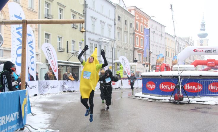 Die Neujahrsglocke ist auch wieder im Einsatz.