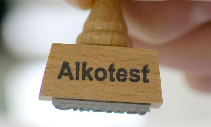 Der angeordnete Alkotest ergab 1,42 Promille. Foto: Wodicka
