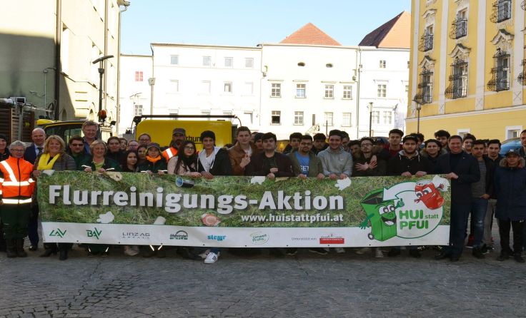 Viele Helferlein im Dienst der guten Sache. Foto: Stadt Wels