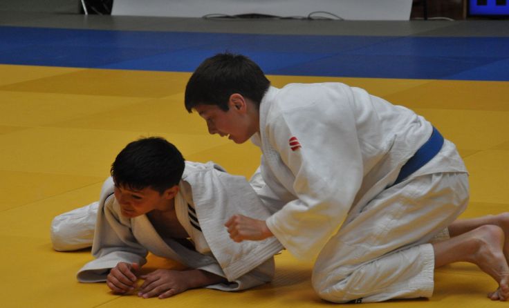 Welser Finale Abdullah Magomerzujev (l.) gegen Isa Borchashvili