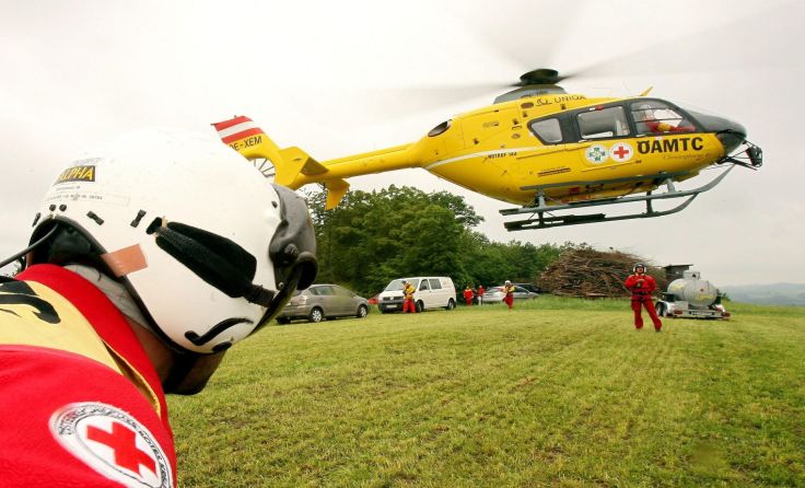 Der Rettungshubschrauber war in Buchkirchem im Einsatz. Symbolfoto: Weihbold