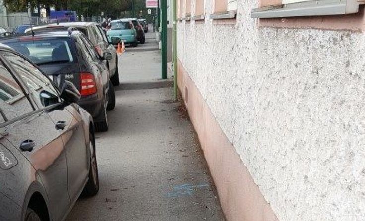 So viel Gehweg bleibt übrig.