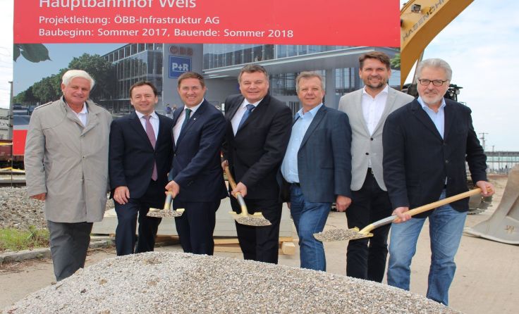 Spatenstich am Bahnhof Wels für das neue Parkdeck. Foto: ÖBB