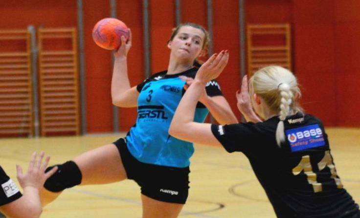 Jung und ambitioniert sind die Welser Handballdamen.
