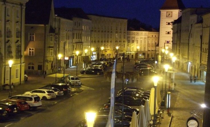 Der Welser Stadtplatz, an einem Sonntagabend Foto: Nowak