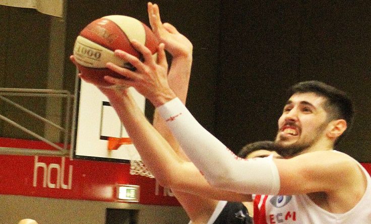 Milovan Draskovic erzielte 17 Punkte und pflückte 11 Rebounds.