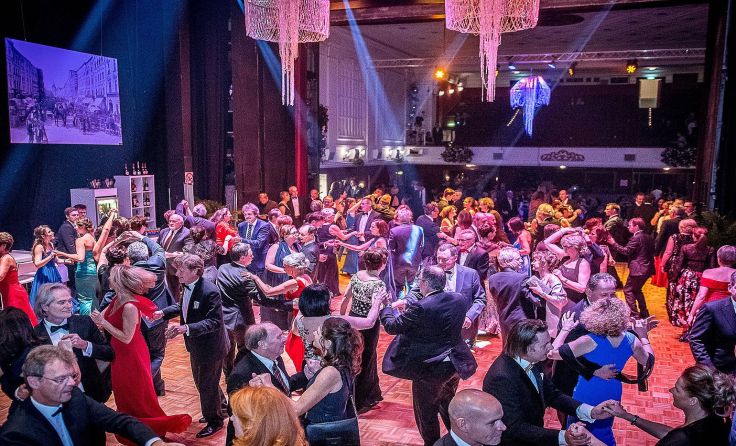 Das Stadttheater wird zum Tanzsaal. Foto: Wels Marketing