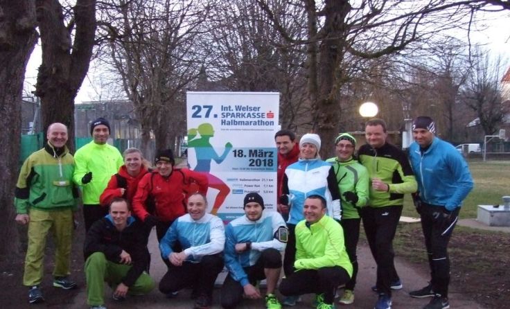 Nach dem Gruppenfoto ging es für die Truppe los.