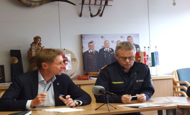 Vzbgm. Gerhard Kroiß (FP) und Kommandant Franz Humer