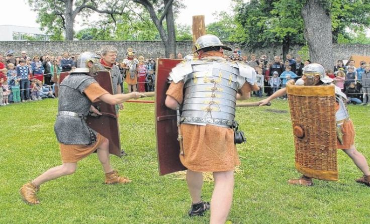 Die Legionäre zeigen wieder ihre Kampfkünste.