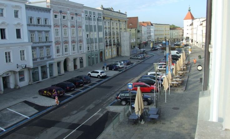 Es darf wieder schräg geparkt werden.