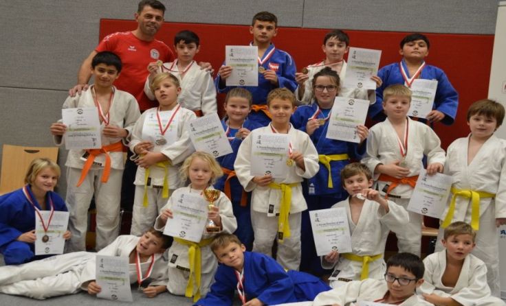 Das Team holte in der Gesamtwertung die Silbermedaille. Foto: LZ Multikraft