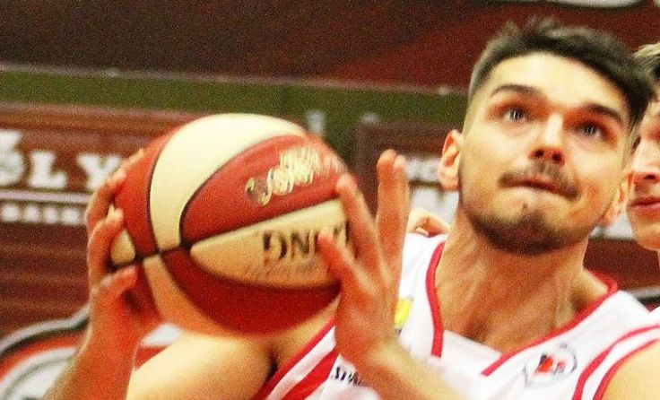 Benjamin Blazevic scorte 13 Punkte und pflückte 10 Rebounds. Foto: Erhardt