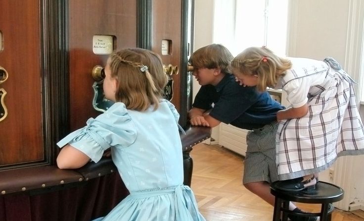 Nicht nur für Kinder ist das Kaiser-Panorama interessant. Foto: Stadt Wels