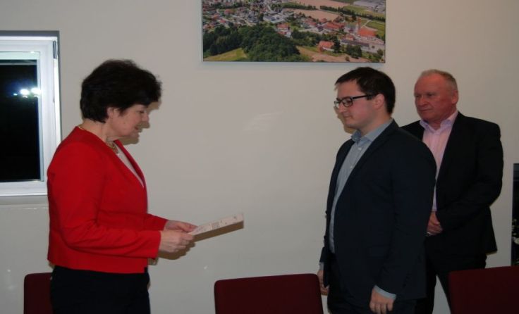 Margarete Aumayr-Feitzlmayr (BH Wels-Land) gelobte Patrick Krutzler an Foto: Privat