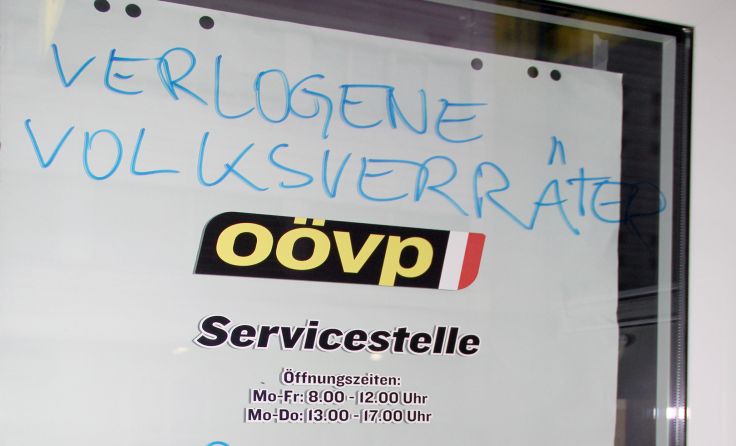 Schmierereien bei Welser ÖVP-Parteilokal Foto: ÖVP
