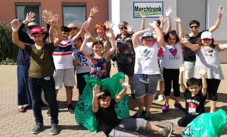 Die Lerncafe Kids und Lehrer stellten sich in den Dienst der guten Sache. Privat