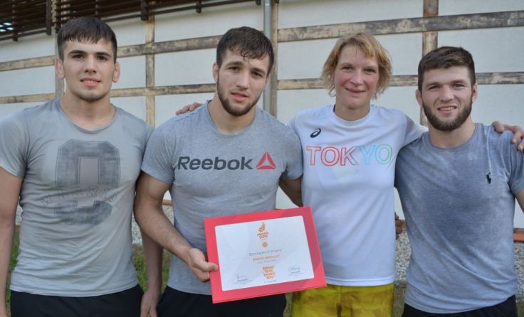 Die Borchashvili-Brüder und Sabrina Filzmoser Foto: LZ Multikraft