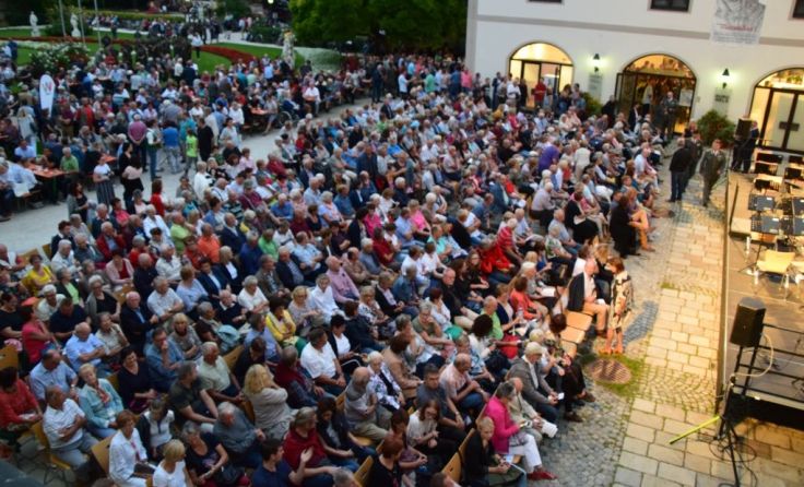 Der Burggarten war bei den Konzerten immer gut besucht. Foto: Steiner