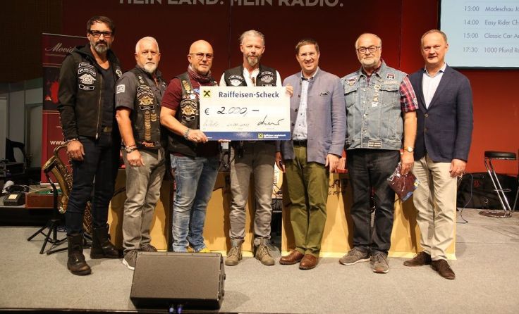 Spendenübergabe bei der Classic Austria. Foto: CityFoto.at/Pelzl