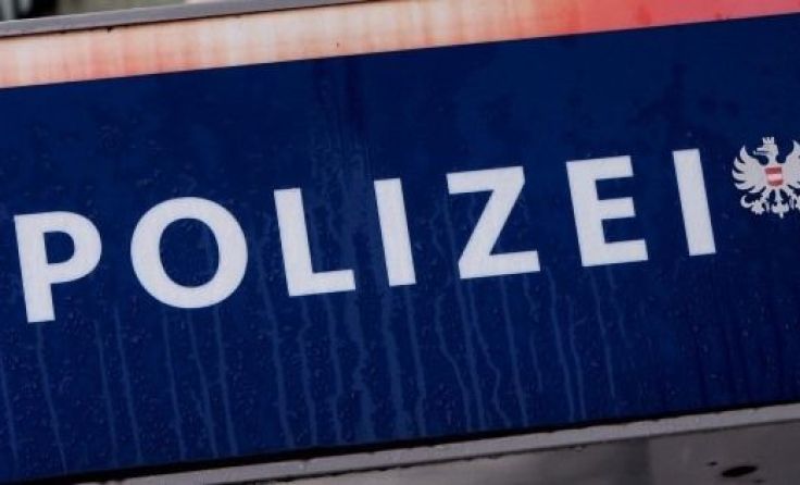 Die Fahndung nach dem Täter läuft. Foto: Weihbold