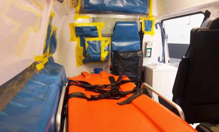 Drei solcher speziell für Covid 19-Fälle vorbereitete Autos sind im Einsatz. Foto: Tips