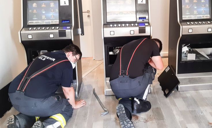 Demontage illegal aufgestellter Automaten. Foto: Privat